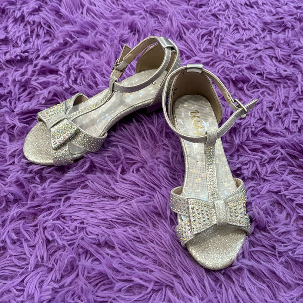 Girls size 11 dress shoes
